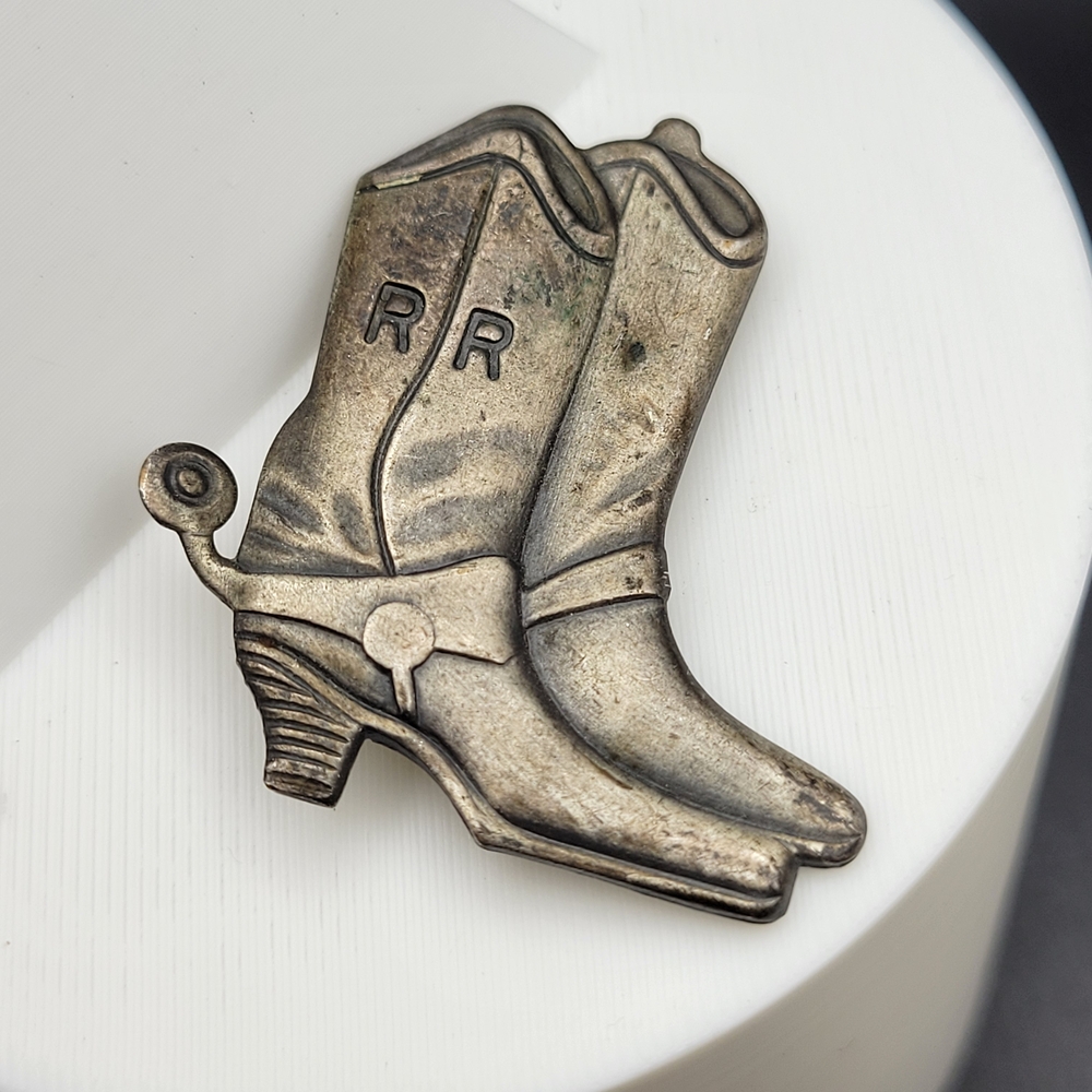 Vintage-Inspired Silver Cowboy Boot Brooch - Western Style - Picture 2 of 6